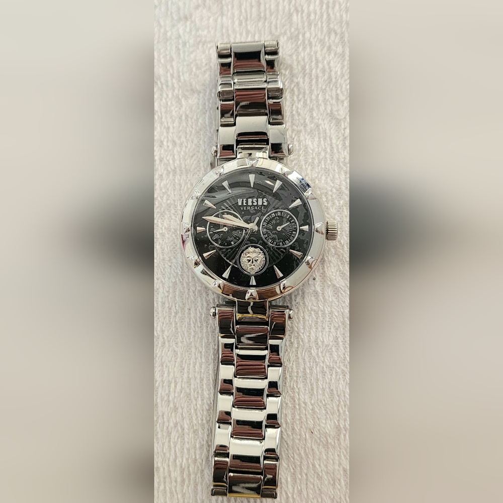 Versus Versace NWT Women's 36MM Stainless Steel Bracelet Watch. - Picture 16 of 16